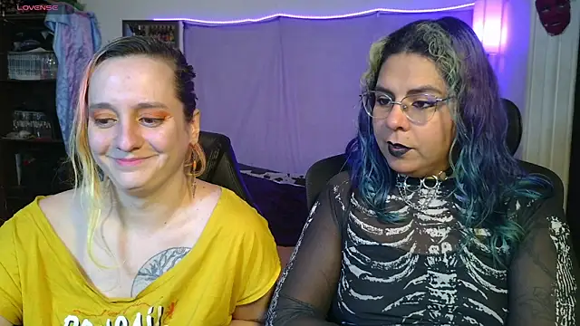 Snapshot of Evelan420 chatting on April 20, 7:26 pm Evelan420 online show from April 20, 7:26 pm