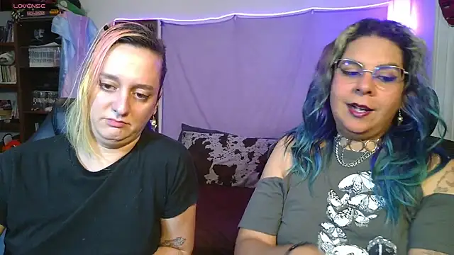 Snapshot of Evelan420 chatting on May 4, 7:32 pm Evelan420 online show from May 4, 7:32 pm