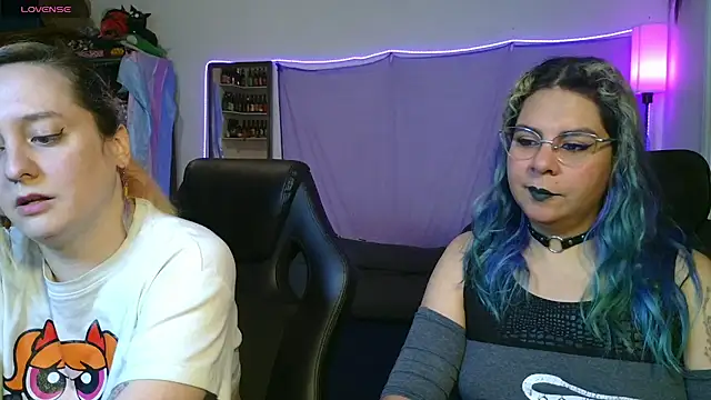 Snapshot of Evelan420 chatting on May 8, 7:52 pm Evelan420 online show from May 8, 7:52 pm