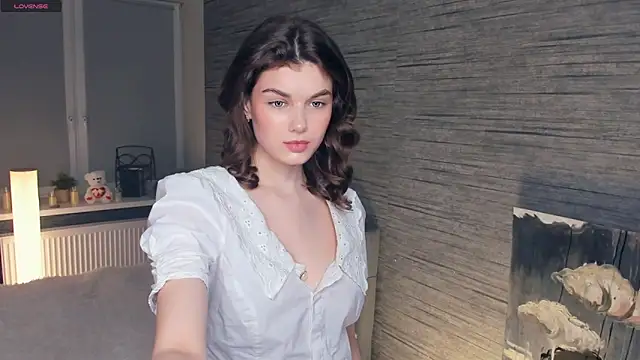 FloraDobb online show from March 12, 8:10 pm