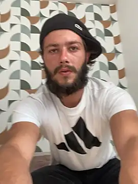 Snapshot of Coucou56 chatting on June 10, 4:17 pm Coucou56 online show from June 10, 4:17 pm