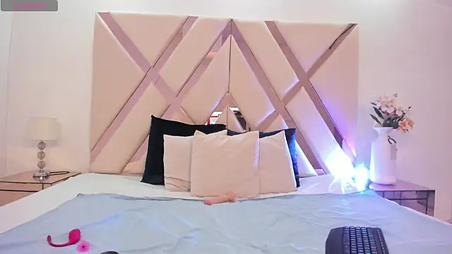 taliarussel online show from February 20, 9:53 pm