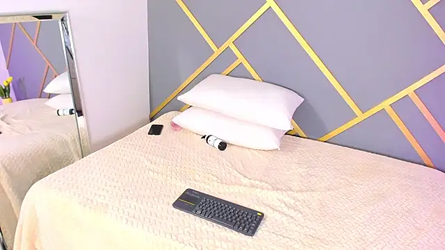 Snapshot of Alaia_Colins chatting on February 3, 8:35 am Alaia Colins online show from February 3, 8:35 am