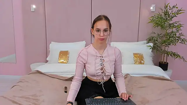 SandraTucker online show from January 26, 6:17 am