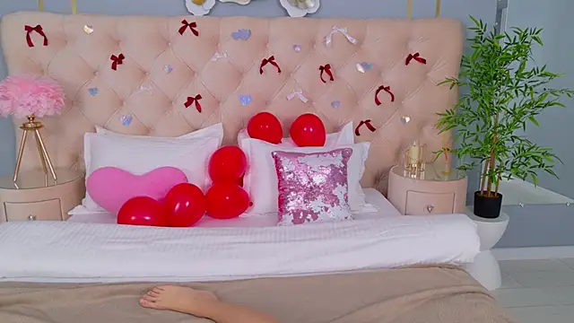 SandraTucker online show from February 8, 2:59 am