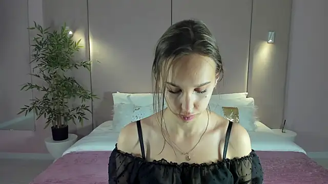 SandraTucker online show from June 9, 2:34 am