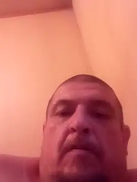 Snapshot of david799179 chatting on July 24, 10:24 am david799179 online show from July 24, 10:24 am