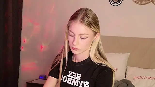 GabriellaOlsen online show from March 19, 4:44 pm