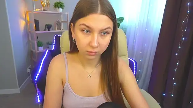 AureliaBliss  online show from February 7, 6:45 am