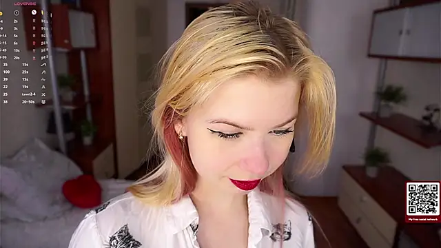 LynetHakes online show from December 21, 9:22 pm