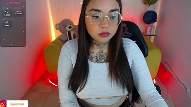 natyk m online show from January 30, 1:21 pm