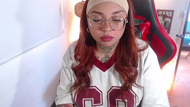 natyk m online show from September 26, 2:32 pm