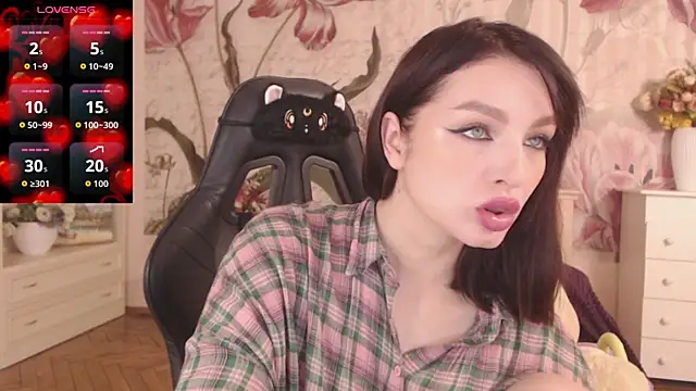 Snapshot of BritneyBarker chatting on September 21, 4:03 am BritneyBarker online show from September 21, 4:03 am