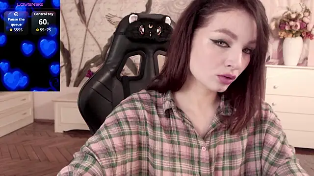 BritneyBarker online show from November 12, 9:58 pm