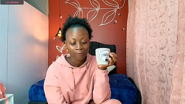 Snapshot of Sara_Naugty chatting on February 5, 12:06 pm Sara Naugty online show from February 5, 12:06 pm