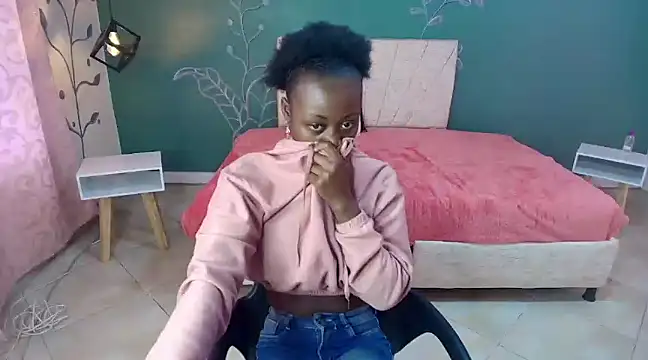 Snapshot of Sara_Naugty chatting on February 13, 12:21 pm Sara Naugty online show from February 13, 12:21 pm