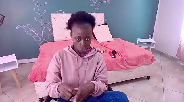 Snapshot of Sara_Naugty chatting on February 13, 3:35 pm Sara Naugty online show from February 13, 3:35 pm