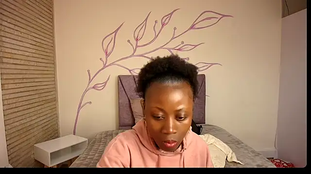 Snapshot of Sara_Naugty chatting on February 15, 12:11 pm Sara Naugty online show from February 15, 12:11 pm