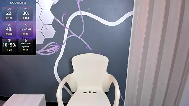 Snapshot of Sara_Naugty chatting on October 28, 6:32 pm Sara Naugty online show from October 28, 6:32 pm