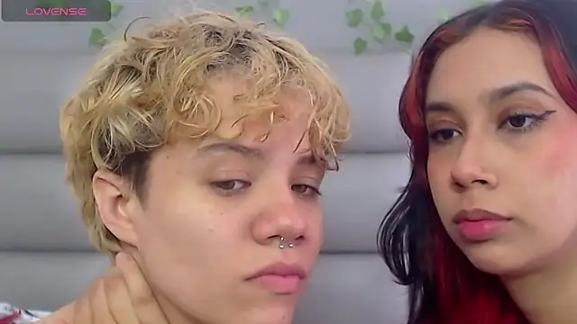 Snapshot of RenataLujan_ chatting on March 21, 5:34 pm RenataLujan online show from March 21, 5:34 pm