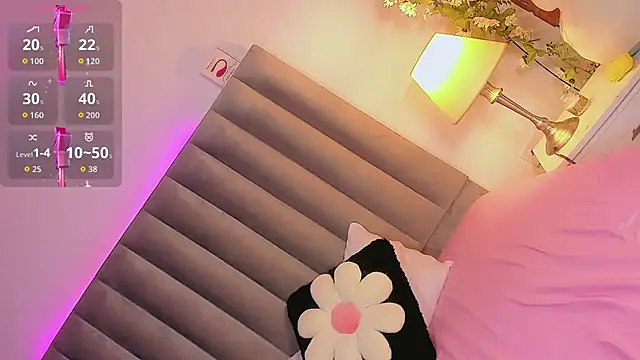 CamiiGarcia online show from October 6, 11:35 pm