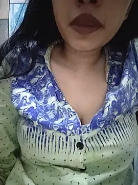 Snapshot of cute_IndianBabe chatting on July 8, 12:59 am cute IndianBabe online show from July 8, 12:59 am
