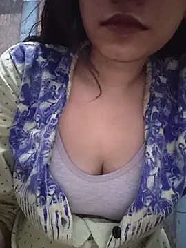 Snapshot of cute_IndianBabe chatting on July 10, 1:21 am cute IndianBabe online show from July 10, 1:21 am