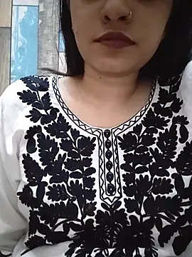 Snapshot of cute_IndianBabe chatting on July 14, 12:57 am cute IndianBabe online show from July 14, 12:57 am