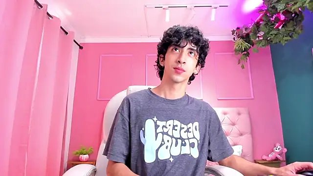 Snapshot of Alezzandro_ chatting on January 29, 2:42 pm Alezzandro online show from January 29, 2:42 pm