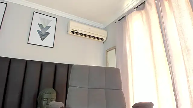 Snapshot of Alezzandro_ chatting on February 25, 1:39 pm Alezzandro online show from February 25, 1:39 pm