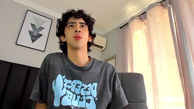 Snapshot of Alezzandro_ chatting on February 28, 2:09 pm Alezzandro online show from February 28, 2:09 pm