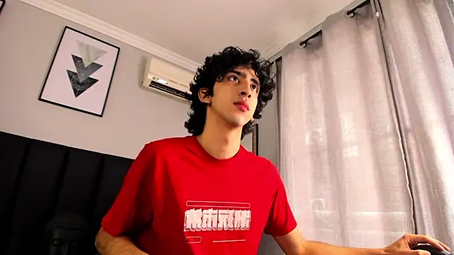 Snapshot of Alezzandro_ chatting on March 6, 1:57 pm Alezzandro online show from March 6, 1:57 pm