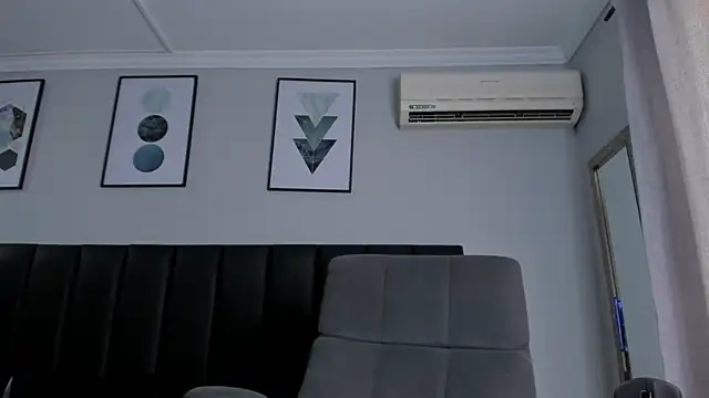 Snapshot of Alezzandro_ chatting on March 21, 1:23 pm Alezzandro online show from March 21, 1:23 pm