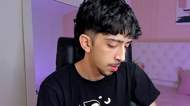 Snapshot of Alezzandro_ chatting on September 27, 9:09 pm Alezzandro online show from September 27, 9:09 pm