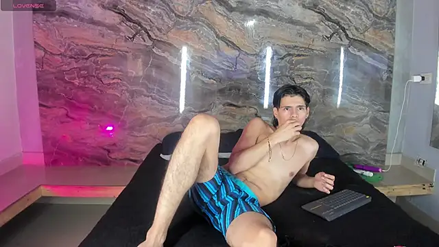 Martshall09 online show from January 28, 7:53 pm