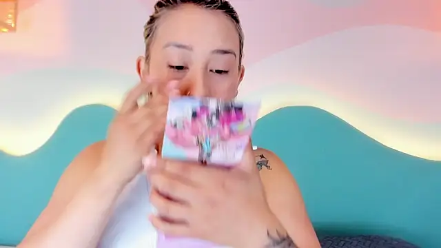 Lannajansen online show from November 24, 1:11 pm