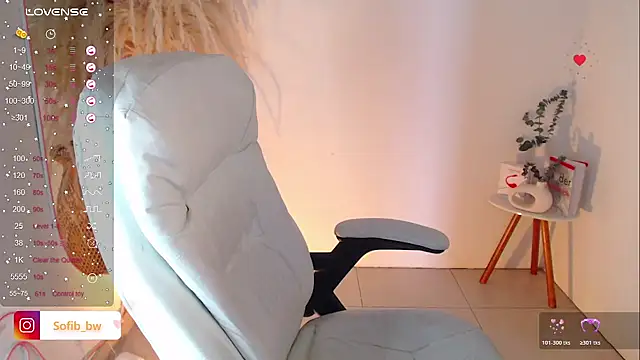 Sofi BBW online show from November 5, 12:38 pm