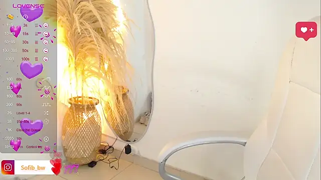 Sofi BBW online show from February 18, 12:45 pm