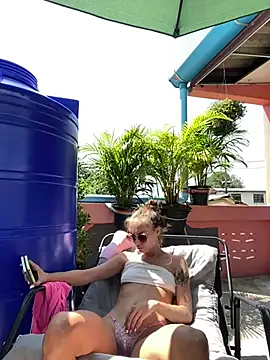 White Lu online show from March 18, 7:22 am