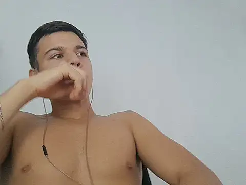 vitorsafado19 online show from February 13, 5:44 pm