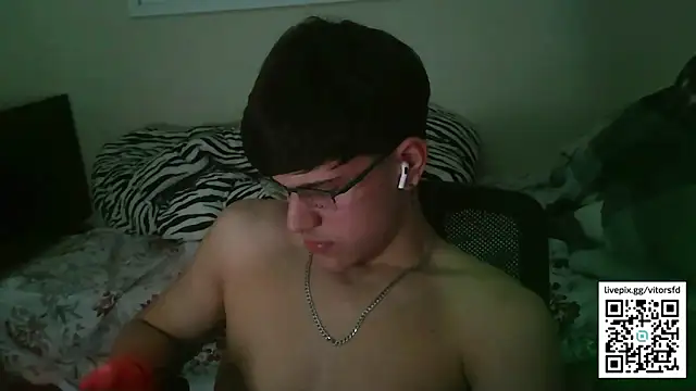 vitorsafado19 online show from October 4, 6:11 am