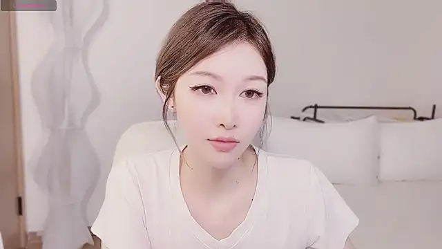Snapshot of longlong_xu chatting on October 23, 1:43 pm longlong xu online show from October 23, 1:43 pm