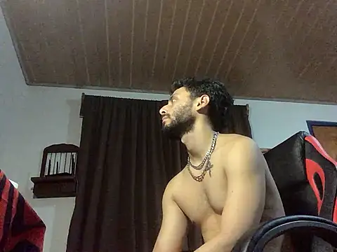 Snapshot of Nooneisthis chatting on May 12, 5:37 am Nooneisthis online show from May 12, 5:37 am