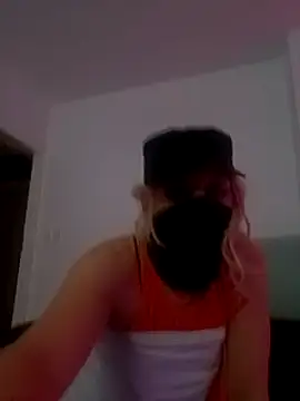 sandrahoeslut online show from February 13, 12:13 am