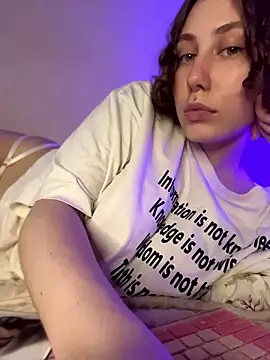 Snapshot of Molli_Luv chatting on July 9, 1:26 pm Molli Luv online show from July 9, 1:26 pm