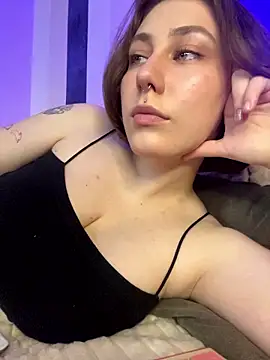 Snapshot of Molli_Luv chatting on July 25, 11:41 am Molli Luv online show from July 25, 11:41 am
