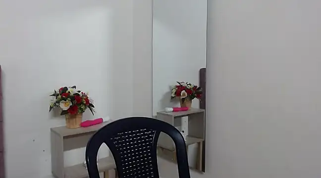 Snapshot of Sofii_Queen_ chatting on January 22, 6:10 pm Sofii Queen online show from January 22, 6:10 pm