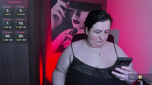 QueenOfHaze online show from June 5, 7:08 pm