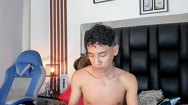 Snapshot of Amberr1 chatting on January 30, 6:21 pm Amberr1 online show from January 30, 6:21 pm