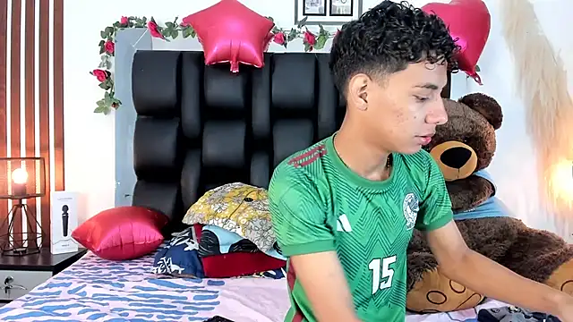 Snapshot of Amberr1 chatting on February 7, 12:17 pm Amberr1 online show from February 7, 12:17 pm